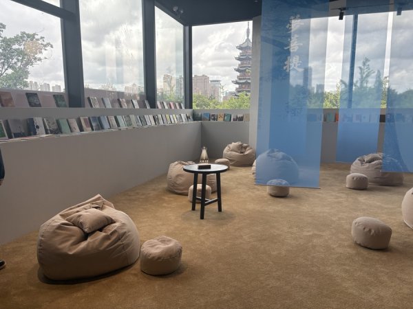 安全股票配资公司 让城市空间美起来｜古塔下，灯塔书房遇到东方香韵